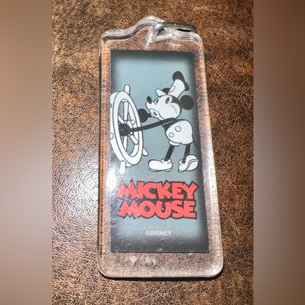 DISNEY KEYCHAIN LUCITE STEAMBOAT WILLIE BOAT MICKEY MOUSE AUTO CAR HOME KEY